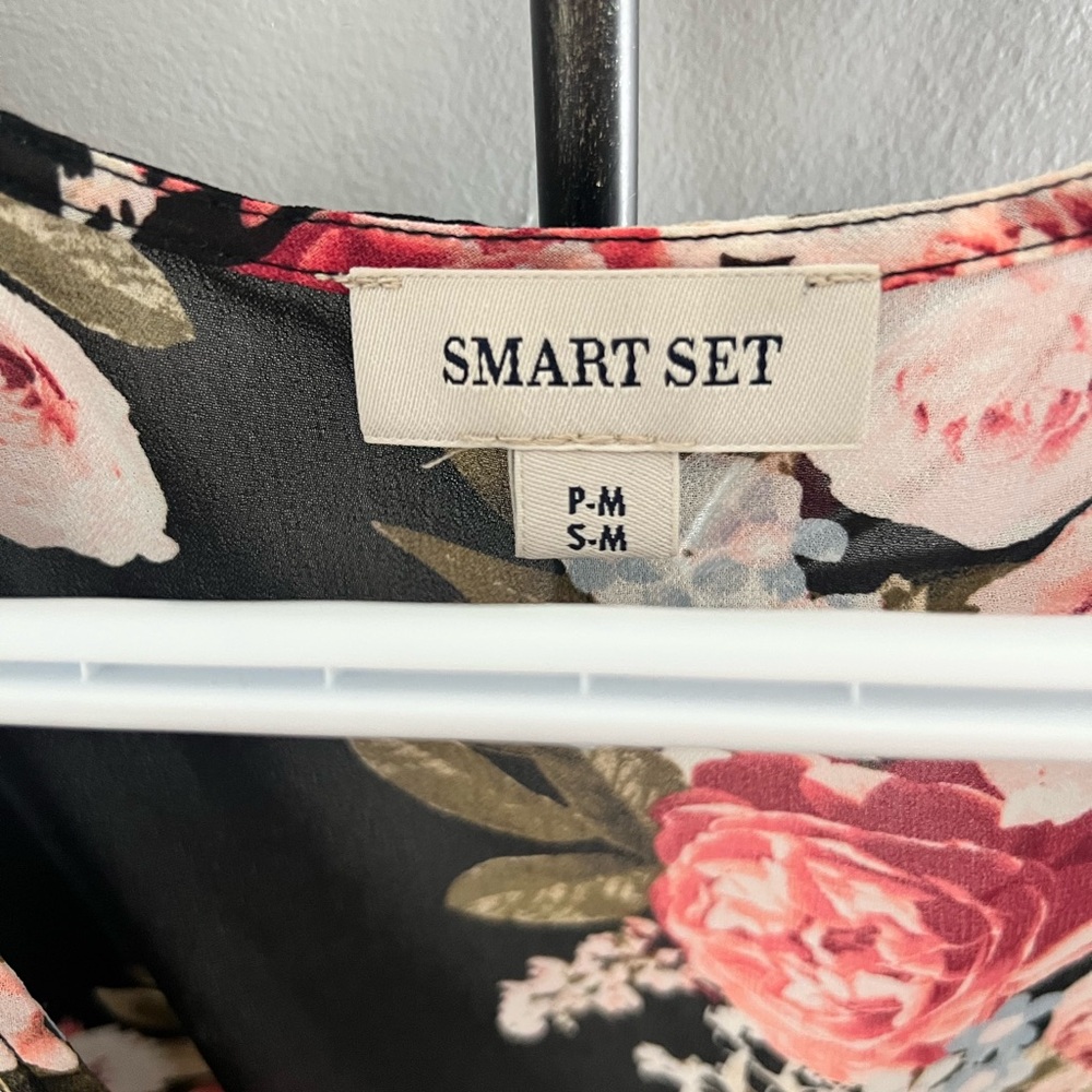 Smart Set Black Floral Kimono - Picture 2 of 2